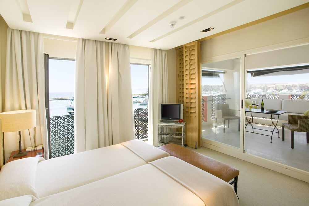 Hotel Mim Sotogrande Club Maritimo Екстер'єр фото